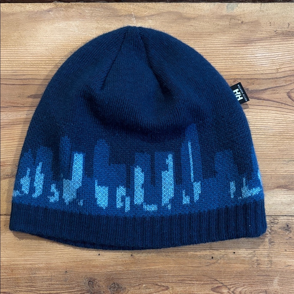 HELLY HANSEN O/S Midnight Blue Printed Beanie Cap Hat Acrylic Skyline City